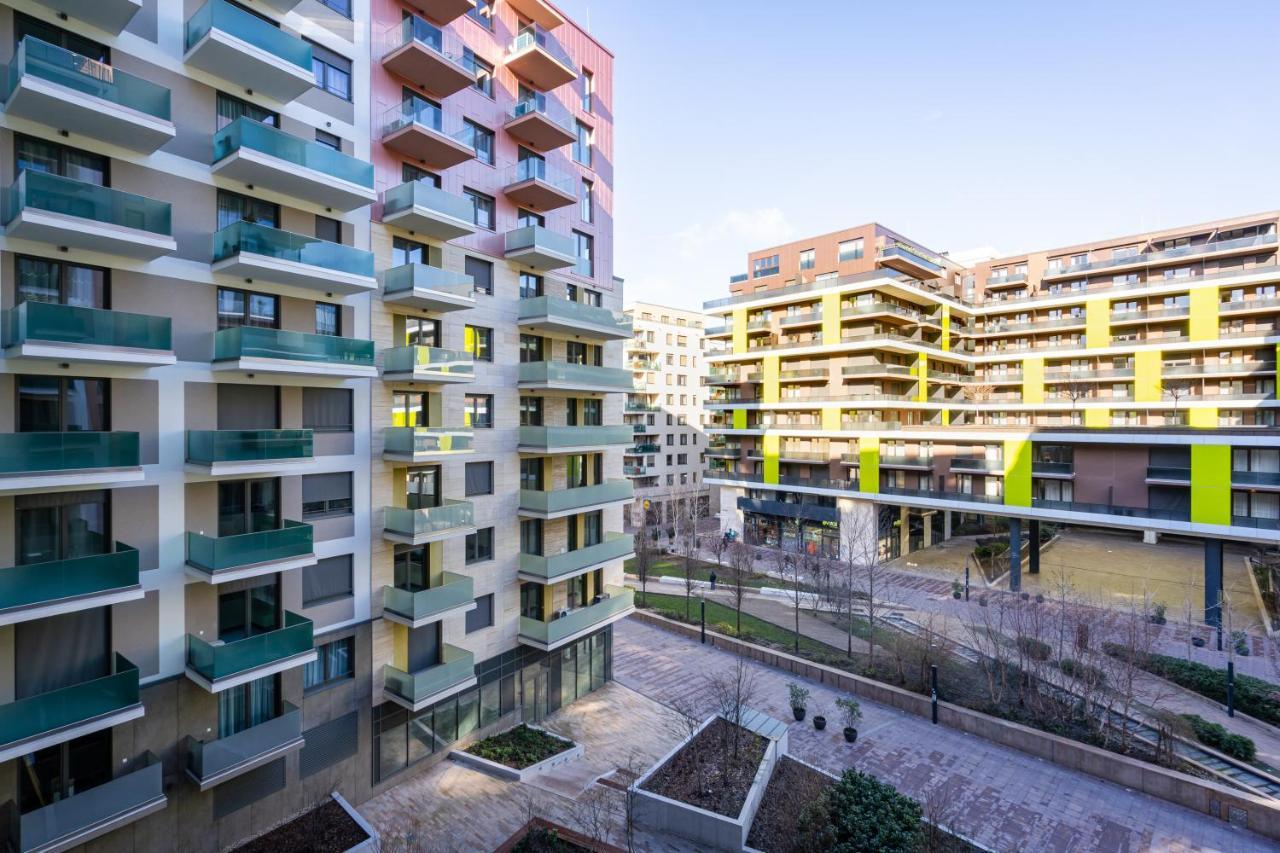 Grand Corvin Studio With Balcony Budapeste Exterior foto