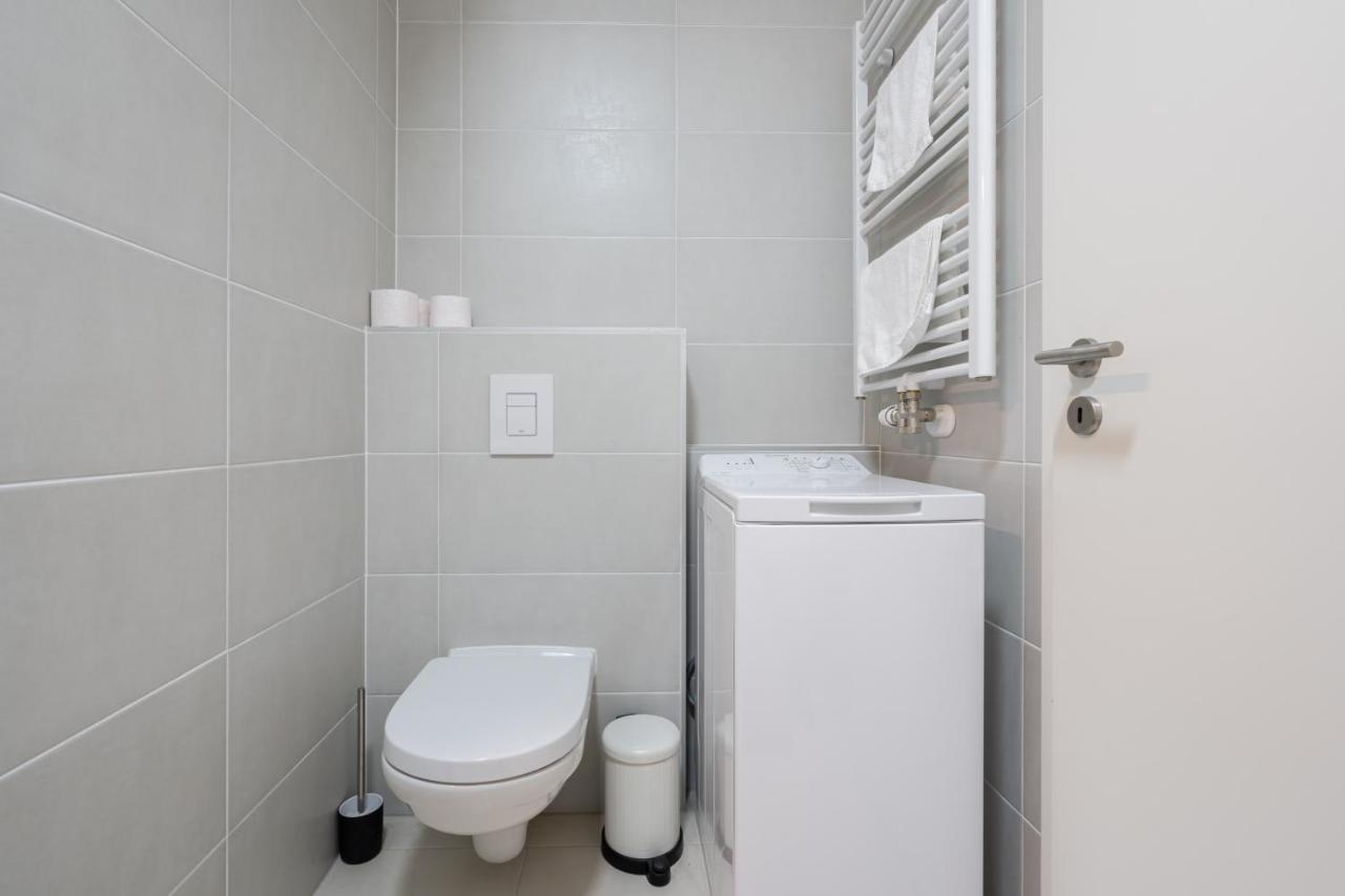 Grand Corvin Studio With Balcony Budapeste Exterior foto