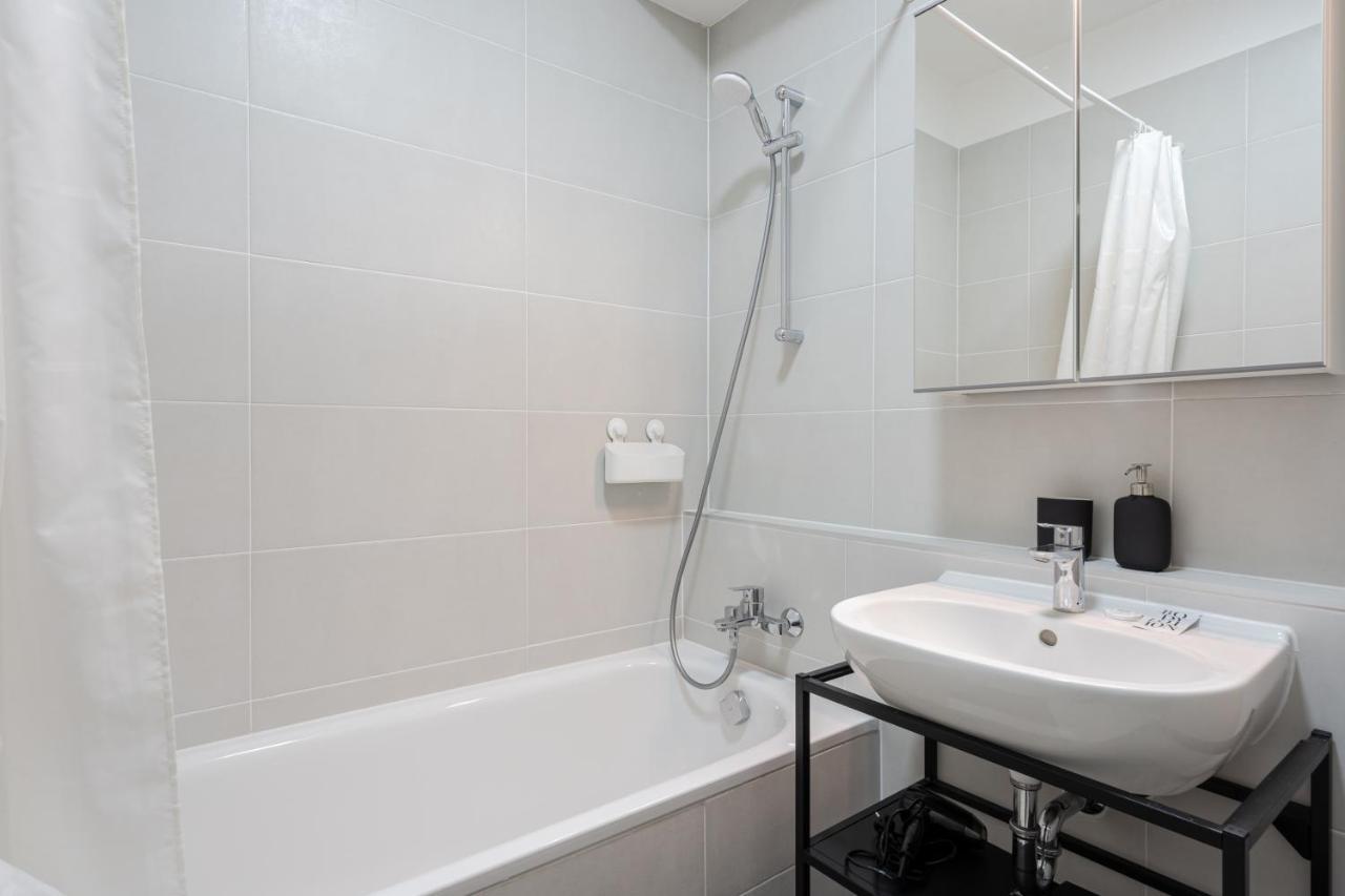 Grand Corvin Studio With Balcony Budapeste Exterior foto